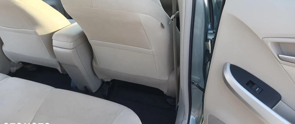 Toyota Prius cena 49900 przebieg: 185000, rok produkcji 2015 z Warszawa małe 742
